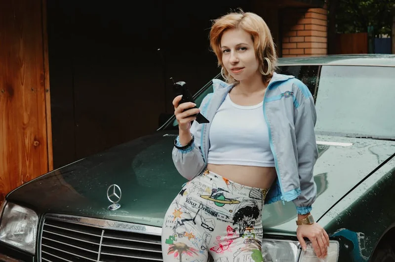 차량용 맥세이프 충전기 무선 갤럭시 폴드6 차량용 거치대 벤츠 쏘렌토 카니발 핸드폰거치대